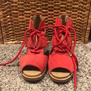 Joanie Leather Wedge Sandal
SOREL